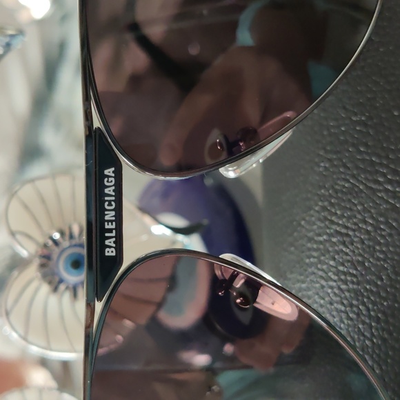 Authentic Balenciaga new season unisex aviator sunglasses - Picture 6 of 6
